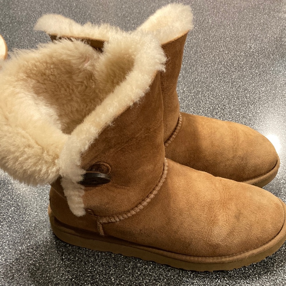 Ugg Bailey Button Boots Size 8